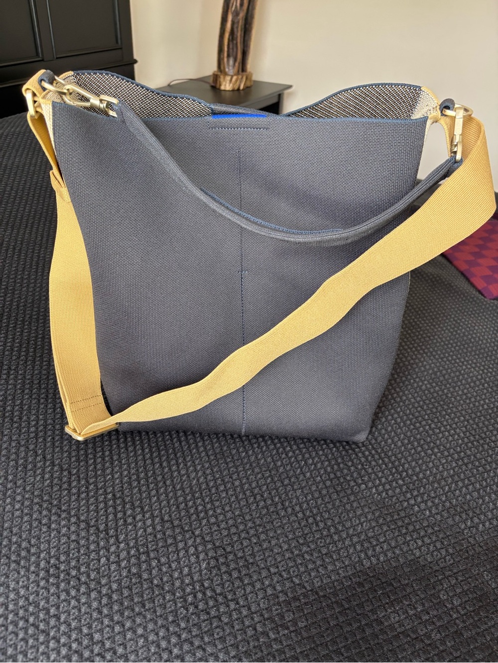 EUC Rothy’s The Bucket Bag in Ink & Ivory
